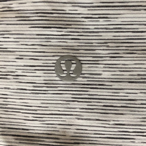 Lululemon crop leggings - Picture 2 of 2